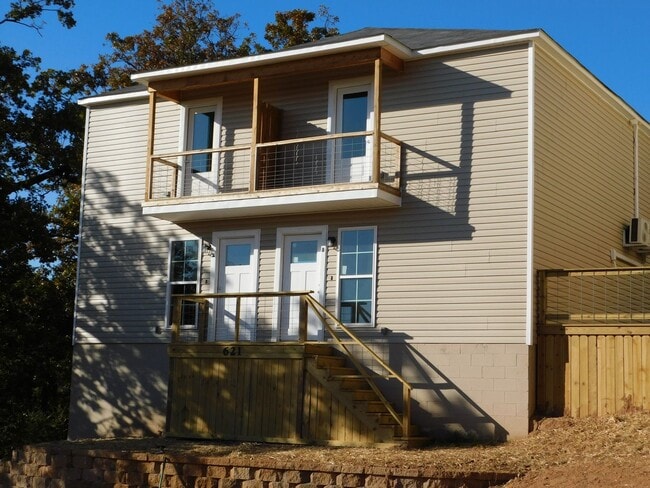 property at 621 Poplar St