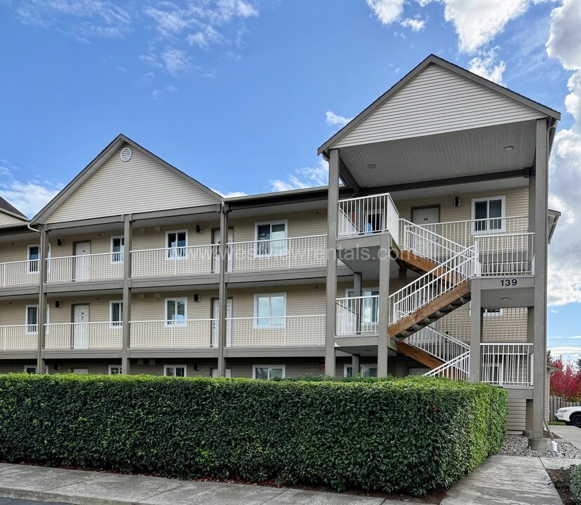 Benjamin Court Apartments in Bellingham, WA - Building Photo