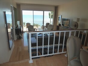 18111 Coastline Dr, Unit 2 in Malibu, CA - Building Photo - Building Photo