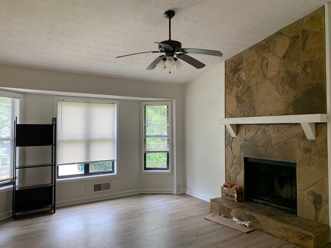 634 Village Creek Dr SW in Lilburn, GA - Building Photo - Building Photo