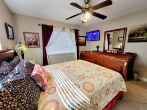814 67th St S in St. Petersburg, FL - Building Photo - Building Photo