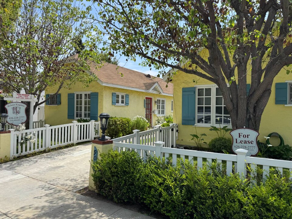 9014 Rangely Ave in West Hollywood, CA - Building Photo