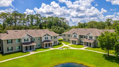 Malabar Cove Apartments in Palm Bay, FL - Foto de edificio - Building Photo