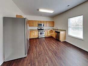 104 Thorsen Dr in Mooresville, NC - Foto de edificio - Building Photo