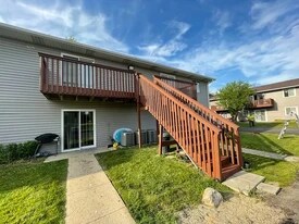 460 Echo Ln in Aurora, IL - Building Photo