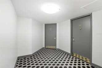 400 E Colonial Dr in Orlando, FL - Building Photo - Building Photo
