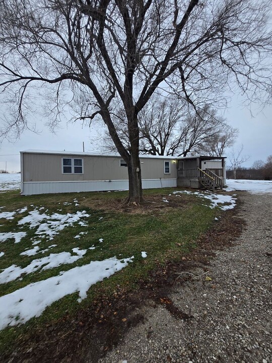 8928 Pike 494 in Middletown, MO - Building Photo