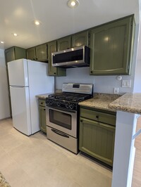 5530 Thornburn St, Unit 204 in Westchester, CA - Building Photo - Building Photo