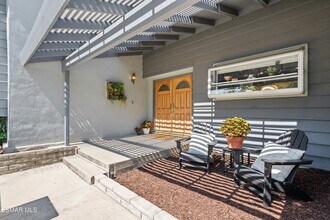 1063 Valley High Ave in Thousand Oaks, CA - Building Photo - Building Photo
