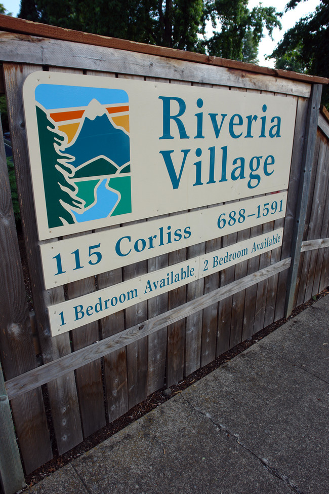 Riveria Village Apartments in Eugene, OR - Building Photo - Building Photo