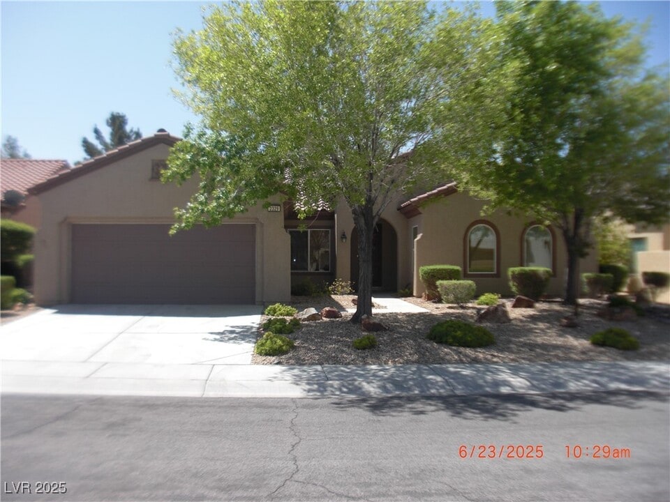 2329 Canyonville Dr in Henderson, NV - Building Photo