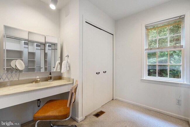 4041 27th Rd N in Arlington, VA - Building Photo - Building Photo