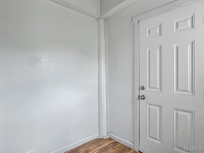 5611 Hallows Ave in East St. Louis, IL - Building Photo - Building Photo