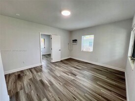 962 NW 6th St in Miami, FL - Building Photo