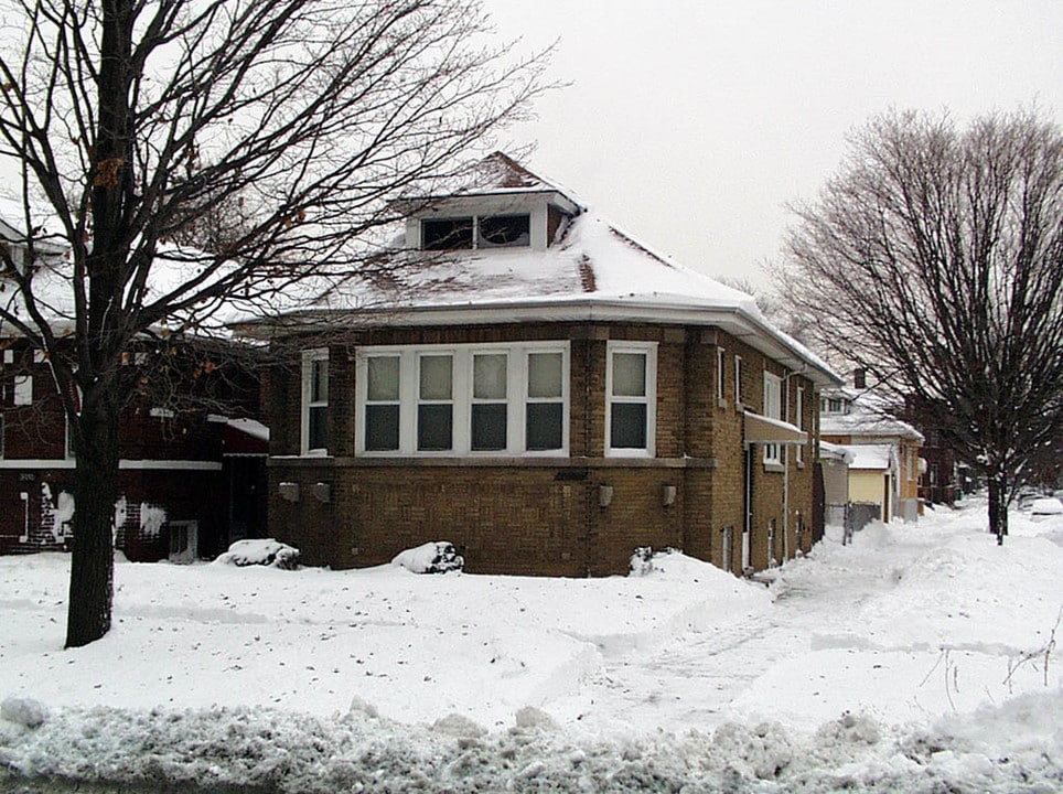 1501 E 84th St in Chicago, IL - Building Photo