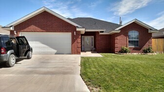 2129 Hayes in Portales, NM - Building Photo