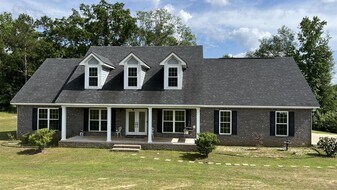 2239 US-29 in Troy, AL - Building Photo