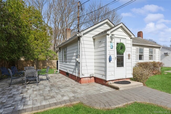 property at 3 Lincoln St