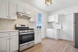 60 Union Ave in Nutley, NJ - Building Photo