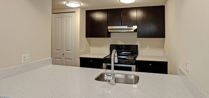 West 206 Apartments in Seattle, WA - Building Photo - Interior Photo