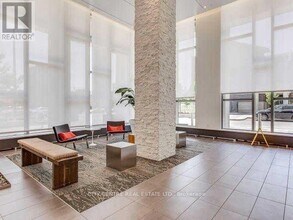 360-1360 Square One Dr in Mississauga, ON - Building Photo - Building Photo