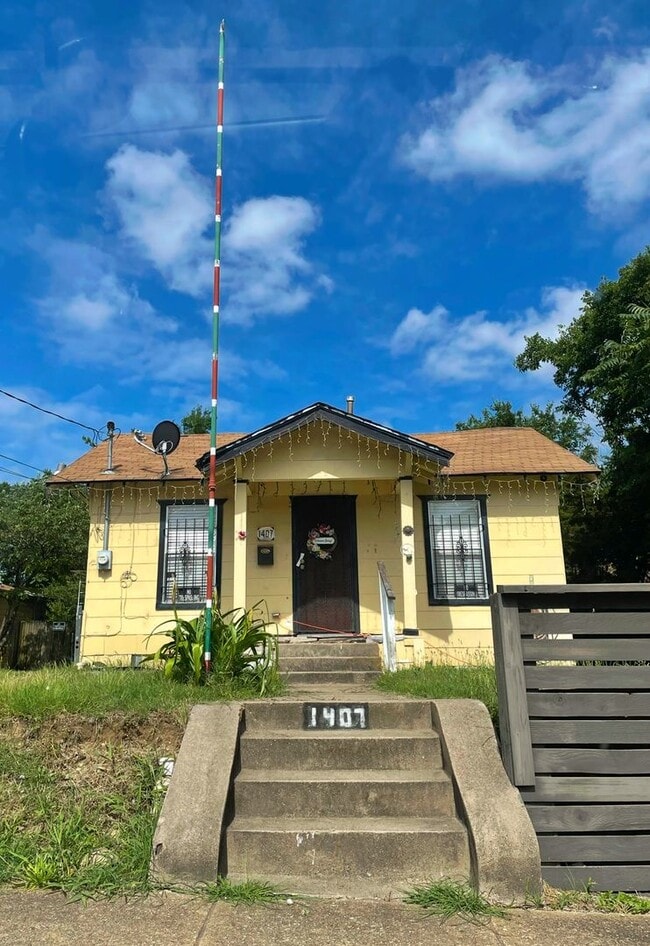 property at 1407 S Denley Dr