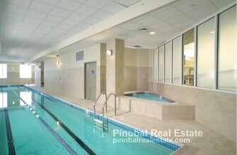 8 Museum Way, Unit 919 in Cambridge, MA - Foto de edificio - Building Photo