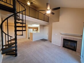 Rampart View Apartments in Colorado Springs, CO - Foto de edificio - Interior Photo