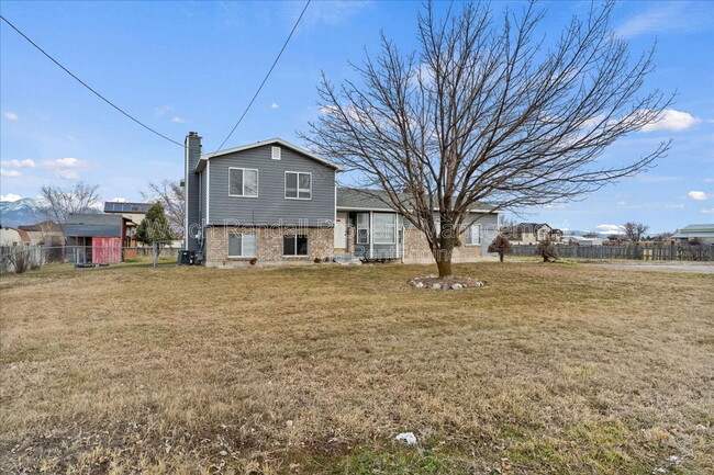 4966 S 5100 W St in Hooper, UT - Building Photo - Building Photo