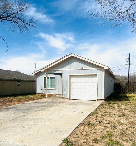 1505 E 6th St in Lubbock, TX - Foto de edificio - Building Photo