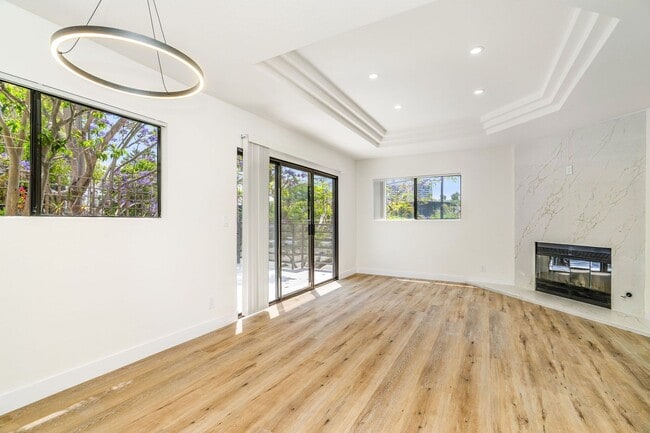 property at 2500 Abbot Kinney Blvd