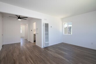 3031 Luna Ave-Unit -3031 in San Diego, CA - Building Photo - Building Photo