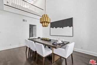 2241 Canyonback Rd in Los Angeles, CA - Building Photo - Building Photo