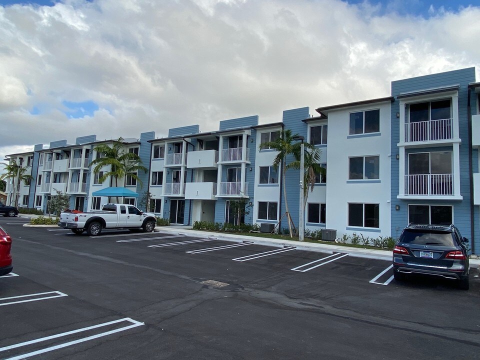 Lanai Landings in Princeton, FL - Foto de edificio