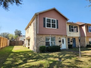 1714 Doyle Ct in Pasadena, TX - Foto de edificio - Building Photo