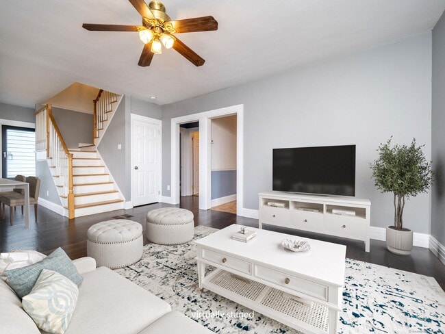 8 Maplewood Terrace in Norwalk, CT - Building Photo - Building Photo