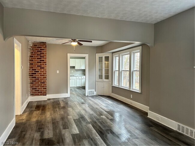 10802 Lamontier Ave in Cleveland, OH - Building Photo - Building Photo