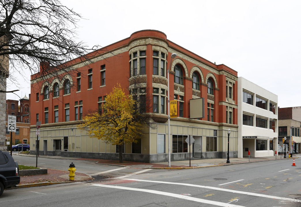 533 Main St in Fitchburg, MA - Building Photo