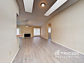 10235 Flatland Trail in Converse, TX - Building Photo - Building Photo