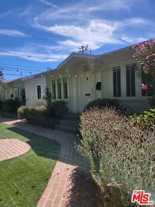 property at 1047 9th St