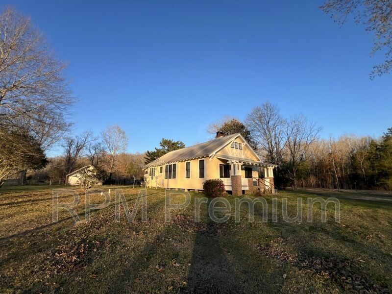 8222 LA-955 in Ethel, LA - Building Photo