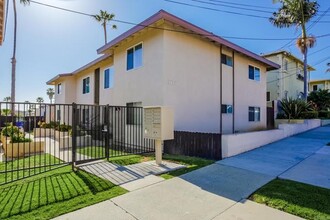 1223 Mitchell St-Unit -F in Oceanside, CA - Building Photo - Building Photo