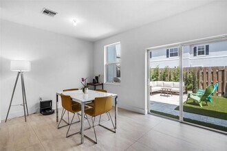 11927 NW 46th St in Coral Springs, FL - Building Photo - Building Photo