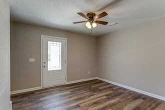317 N Diagonal St in Decherd, TN - Building Photo - Building Photo