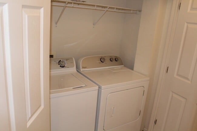 9758 Laredo St. in Commerce City, CO - Foto de edificio - Building Photo