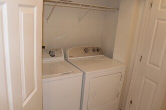 9758 Laredo St. in Commerce City, CO - Foto de edificio - Building Photo