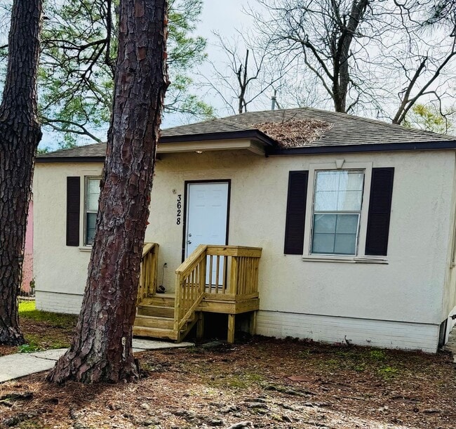 property at 3628 Chippewa St