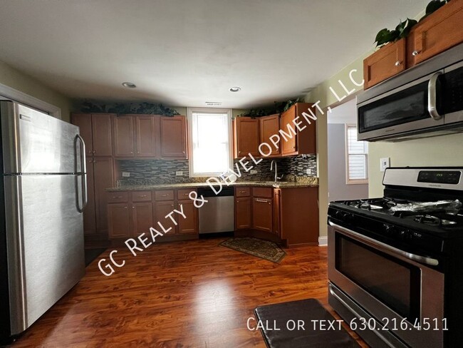 1707 N Washtenaw Ave in Chicago, IL - Building Photo - Building Photo