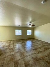 8209 W Fair Falls Ln in Las Vegas, NV - Building Photo - Building Photo
