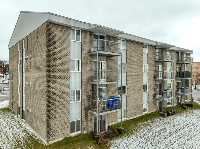 1399 De L'oural Rue in Québec, QC - Building Photo - Primary Photo